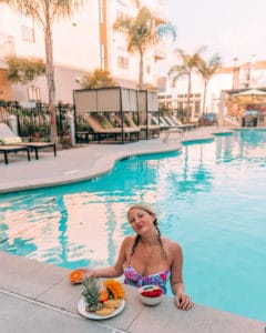 poolside with breakfast at Sonder Apartment